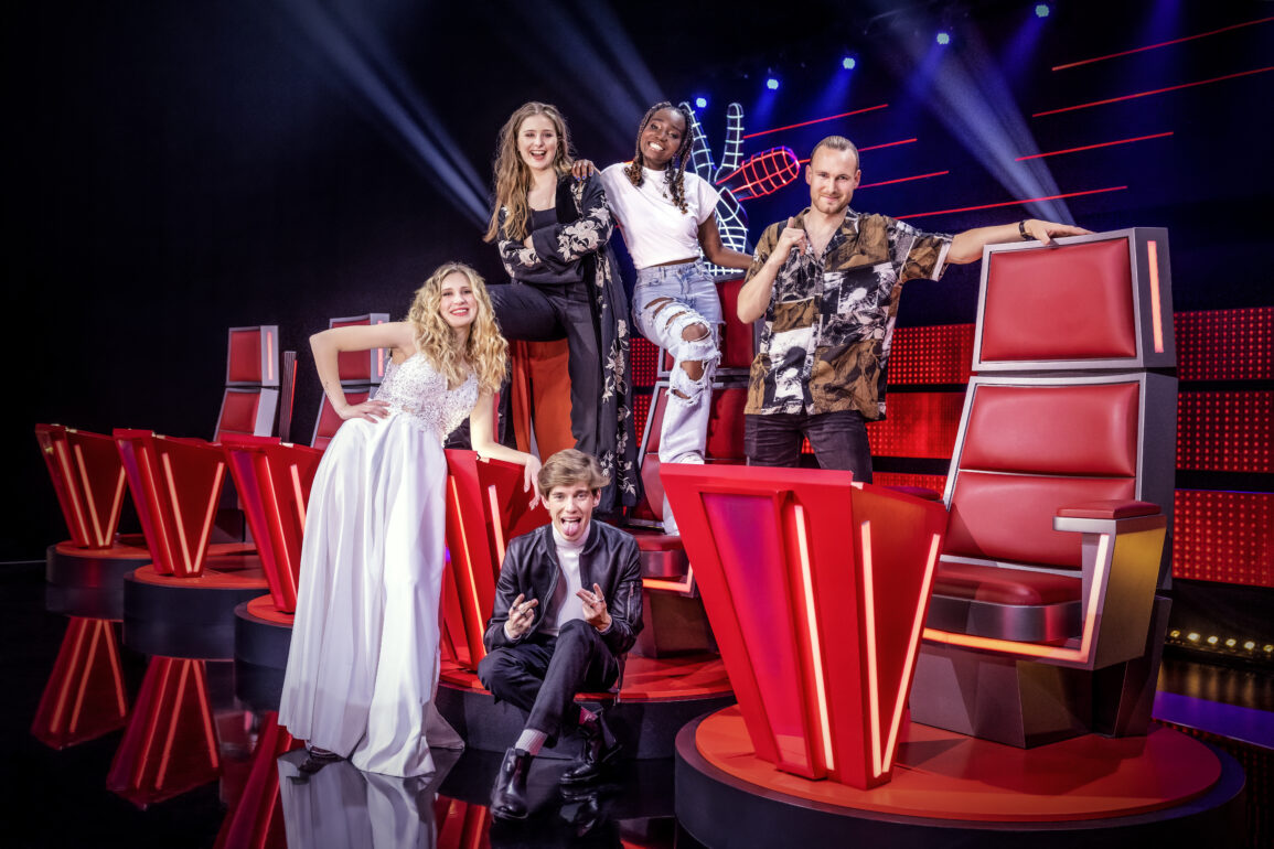 Nanou, Robin, Joke, Grace & Simon in The Voice van Vlaanderen - © DPG Media