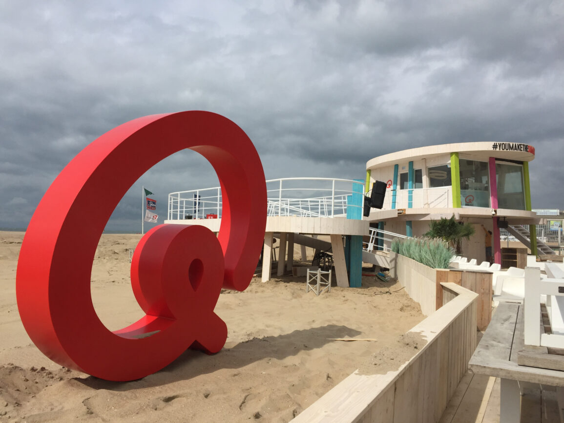 Q-Beach House - © DPG Media