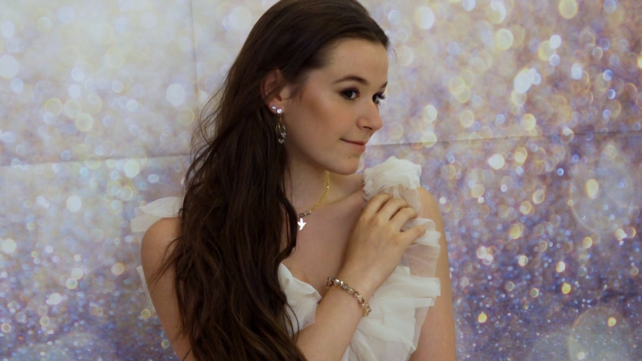 Lana krijgt haar eigen juwelencollectie - © SBS Belgium