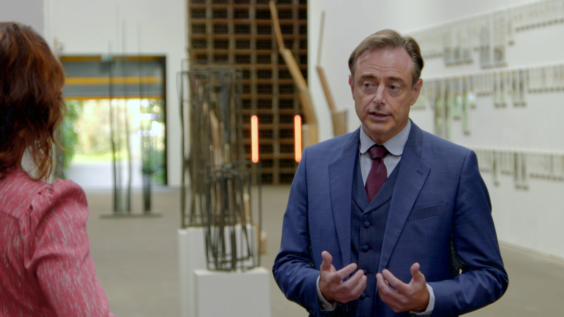 Bart De Wever verkoopt erfstuk in Stukken van Mensen - © SBS Belgium